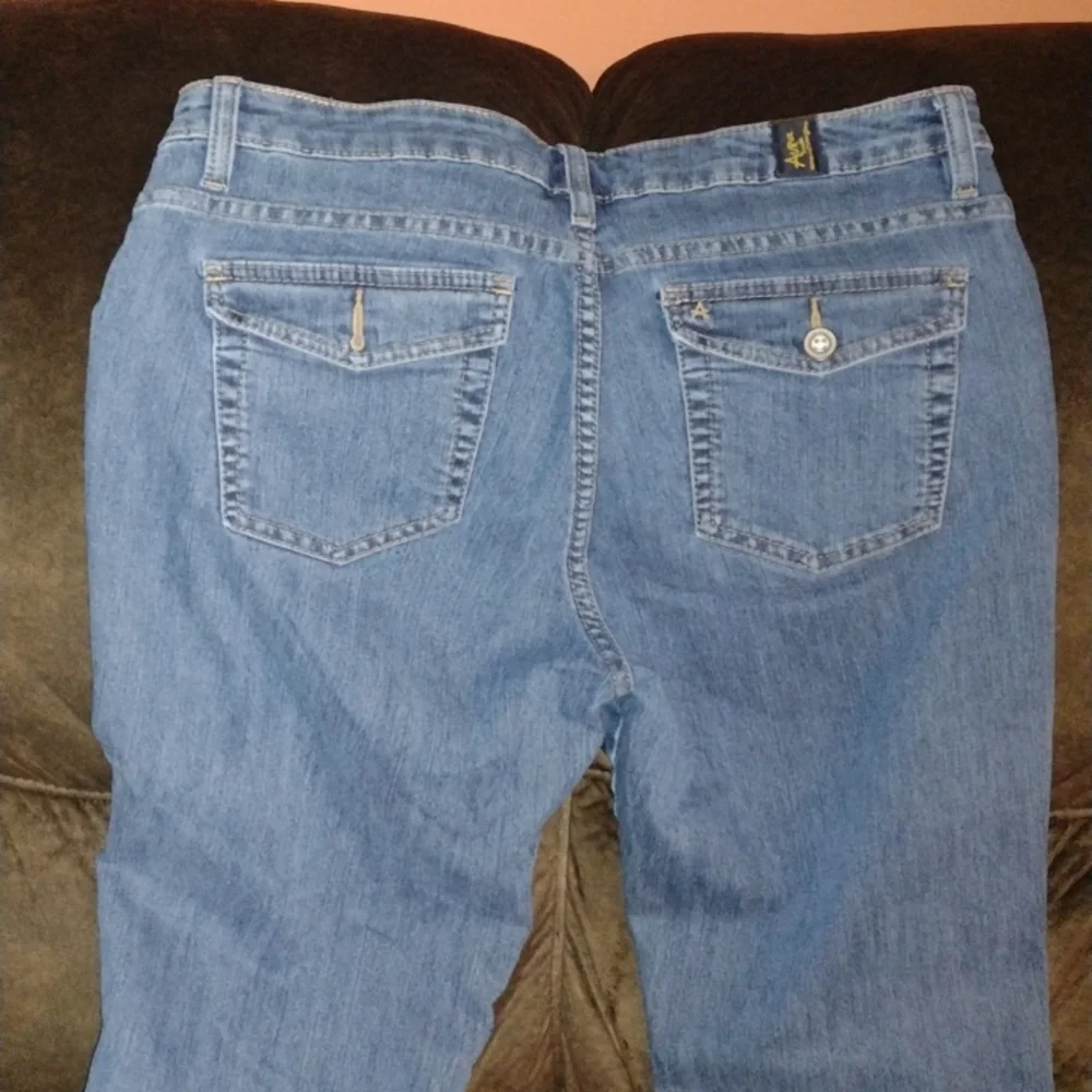 Aura Wrangler boot cut jeans - Picture 5 of 7